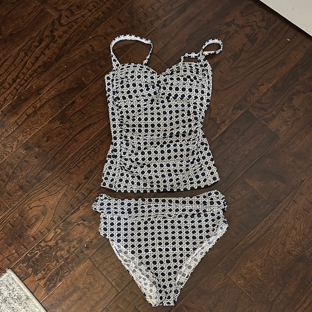 Bond-eye Tankini  size 6 Appears New